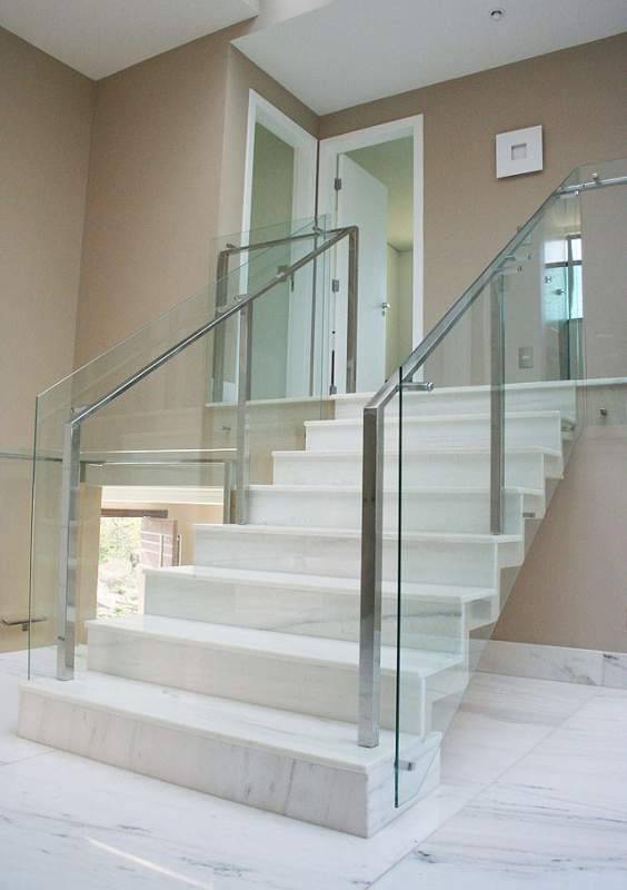 Escada de Granito Branco Casa Verde - Escada de Granito com Rodapé