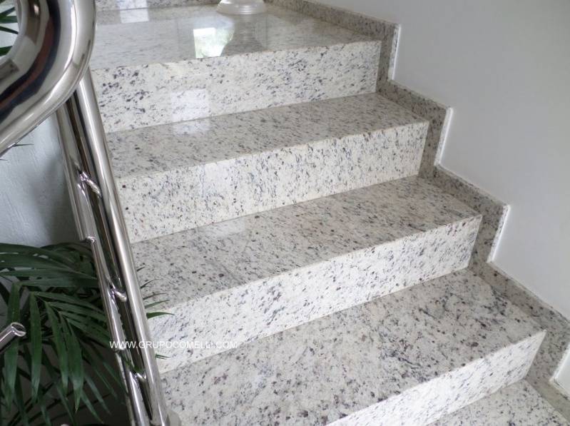 Escadas de Granito com Rodapé Bixiga - Escada de Granito Branco