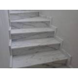 escadas de mármore branco Casa Verde