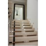 escadas de mármore crema marfil Aricanduva